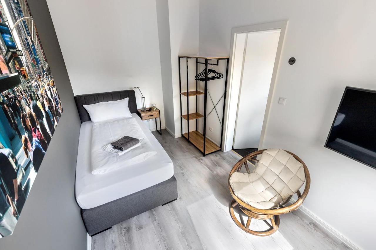 Primera Zimmer Mit Gemeinschaftsbad Singen Exterior photo