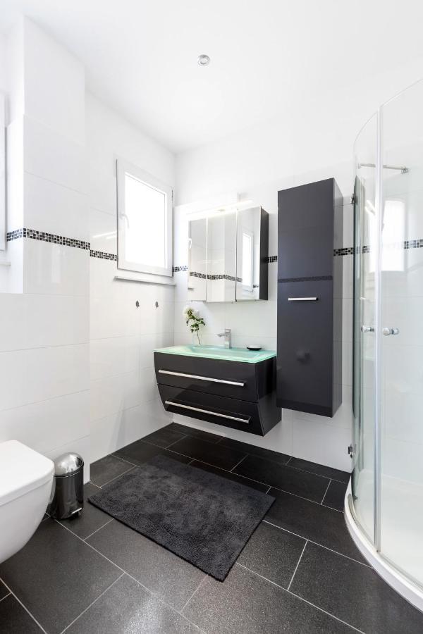 Primera Zimmer Mit Gemeinschaftsbad Singen Exterior photo